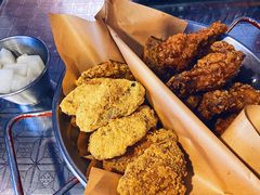 炸鸡翅一半一半-富乐满韩国正宗炸鸡韩国料理(虹泉路店)