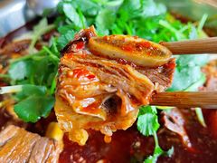 -周老三跷脚牛肉·全牛火锅(非遗传承店)