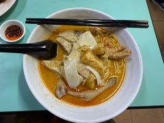 -亚王咖喱鸡米粉面