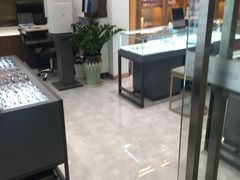 -回瑞眼镜·蔡司·依视路官方授权店(广益路万达店)