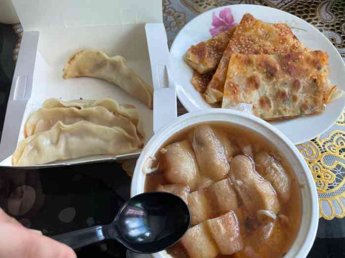 小桃园(江宁路店)-"和闺蜜相约的早餐,非常有烟火气.现在人.