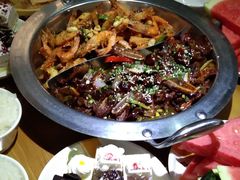 香辣虾牛仔骨-小鱼小牛·鱼牛干锅·脆鱼火锅(世欧广场店)