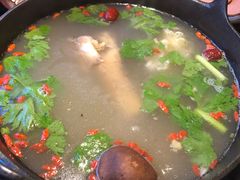 锅底有好大一根棒棒骨-盡膳口福·百年汤方火锅(科华北路店)