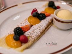 -Cafe Sacher(WIEN)