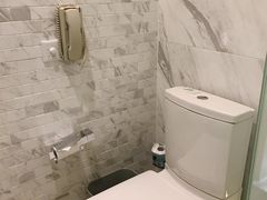 -上海滴水湖皇冠假日酒店