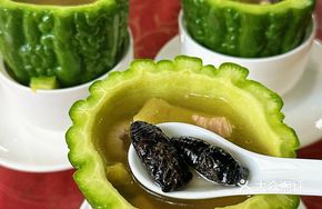 Golden Cicada Stewed with Bitter Melon