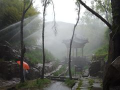 -雪山彩虹谷景区
