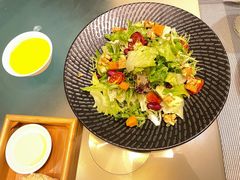 谷物沙拉配芒果酸奶汁-荟星庭西餐厅(天府丽都喜来登饭店)