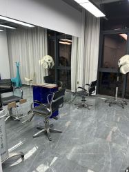 -茶发Salon·烫发染发理发