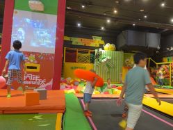 -蹦蹦跳跳(新奥购物中心店)