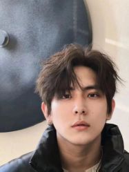 -一家只做男发烫染的店