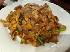 柳树菇炒五花肉-崂山水果园农家宴(泉水鸡店)