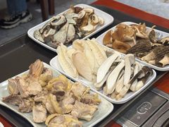 -菌之家·专业纯野生菌火锅·特色炒菌