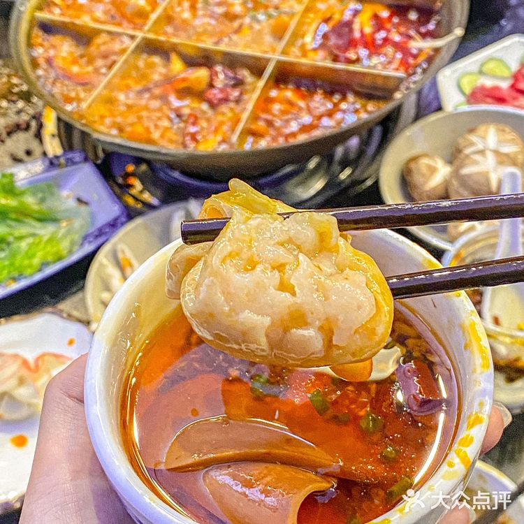 西安｜这家火锅是把重庆街头搬来了吗[流泪]太有感觉