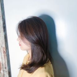 -UN·SAKA 右嗯造型