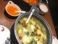 -渝是乎酸菜鱼(龙旗购物中心店)