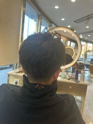 -一東造型烫发染发