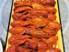-肥肥虾庄·金牌油焖大虾(汉街SKP店)