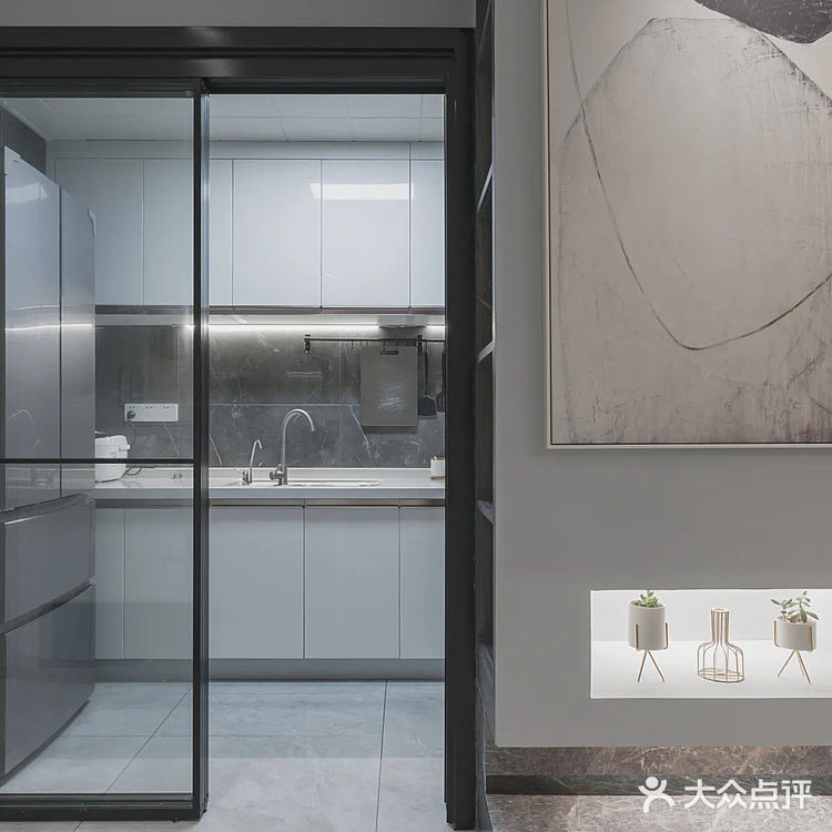 4室2厅3卫跃层里的那些通天柜