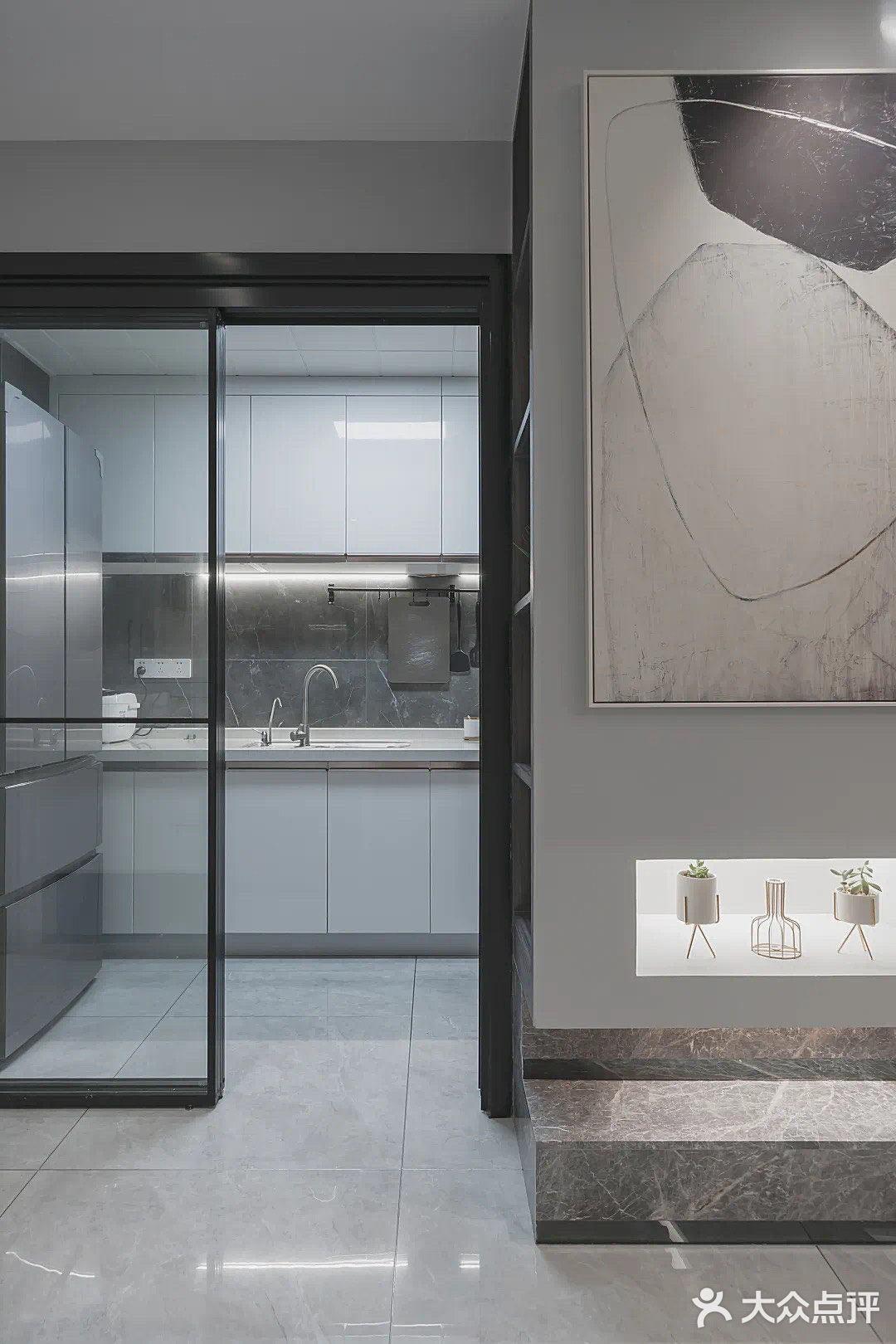 4室2厅3卫跃层里的那些通天柜