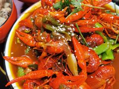 -虾弄弄海派小龙虾·牛羊蝎子火锅