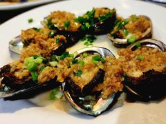 -三亚火车头万人海鲜广场