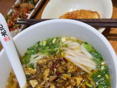 -湘人龙记老长沙米粉(鸟巢店)