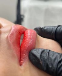 -初心纹眉洗眉·美睫专业店