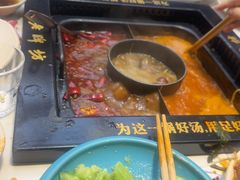 -老牌坊云南鱼豆花火锅(哈西万达店)