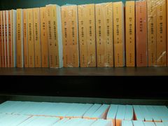 -钟书阁(松江泰晤士小镇店)