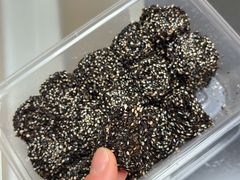 芝麻薄皮糖-采芝斋评弹茶馆(观前街店)