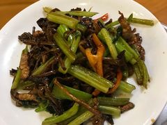 茶树菇炒牛柳-牧羊餐厅
