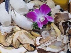 -一朵菌·野生菌探索家火锅(南亚店)