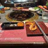 位置在5楼金安国际，刚进店面的环境是很大的