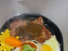 -汤姆家的牛排意面披萨(新城市广场店)