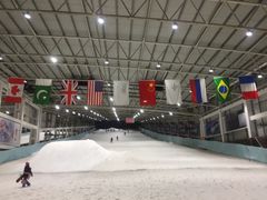 -乔波室内滑雪场