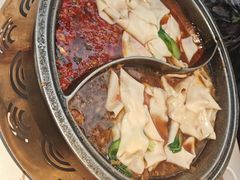 -阿瓦山寨·湘菜现炒·剁椒鱼头王(咸阳总店)