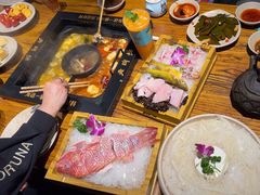-老牌坊云南鱼豆花火锅(爱建店)