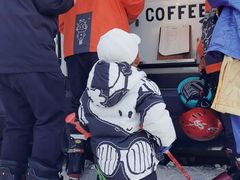 -采薇庄园四季滑雪场