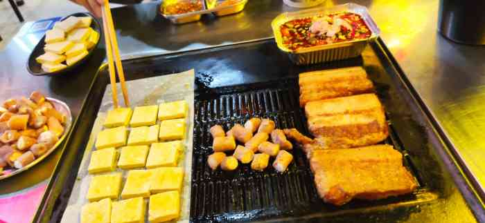 我家小豆腐坨坨肉(三分店)-"小豆腐坨坨肉吃了不少,因为要接待外地来