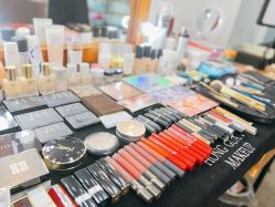 -红馆妆造(中央大街店)