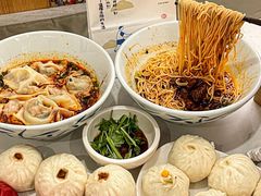 -李与白包子铺(桐梓林店)