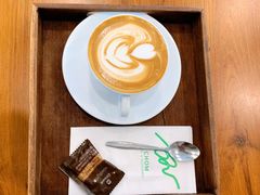 -Chom Cafe and Restaurant
