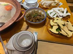 -民食香·腊排骨野生菌美食(木府店)