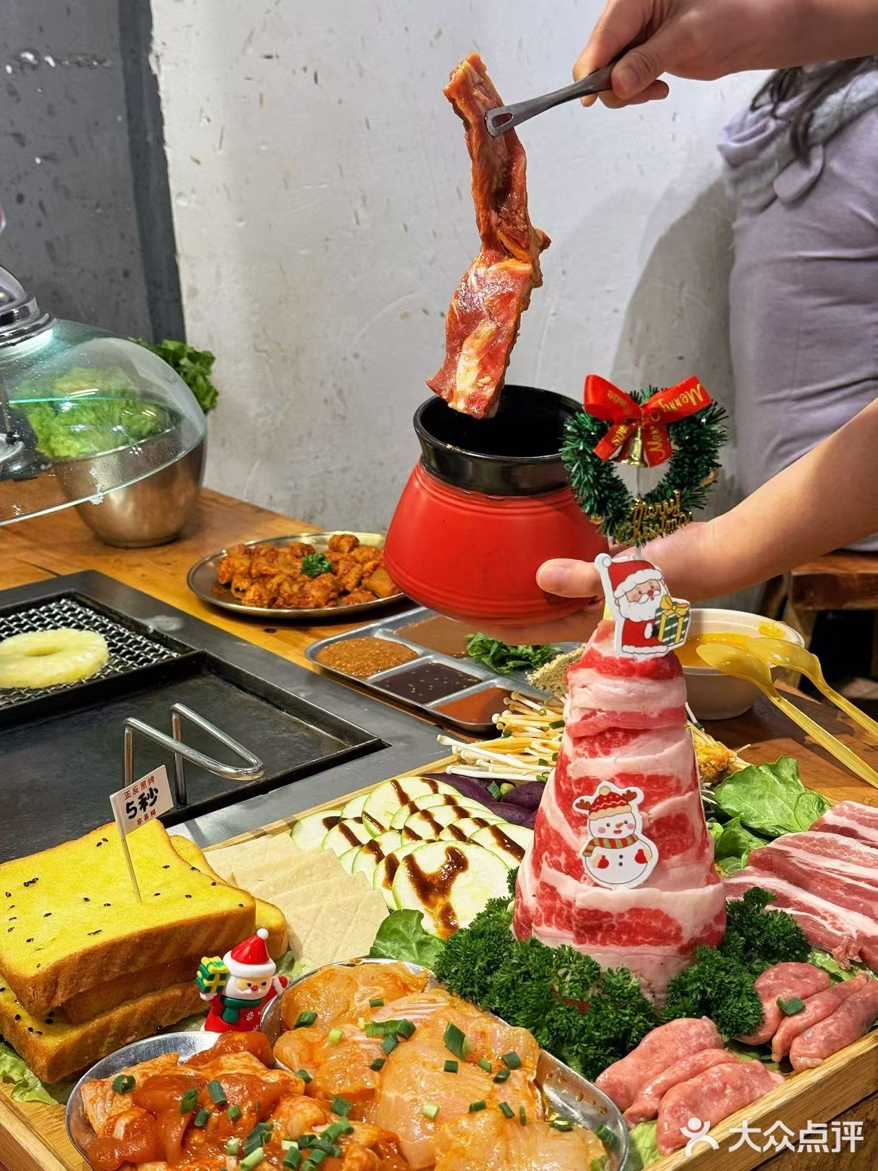 郑州惊现圣诞主题烤肉❗太有氛围啦❗
