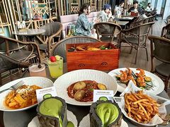 -Mogul Eatery·大亨餐酒馆