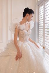 -拉瑞娜LaReine婚纱礼服高级定制