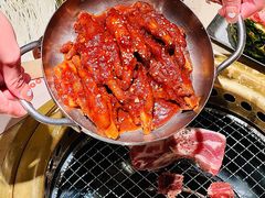 -蚂蚁洞·烤肉大营地(上海静安大悦城店)