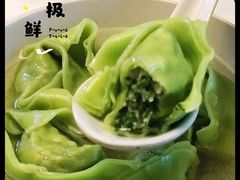 -新镇江酒家(南京西路店)