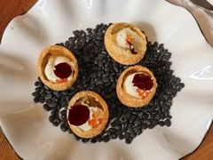 金枪鱼牛油果脆球-Crafted 花园露台牛排海鲜馆